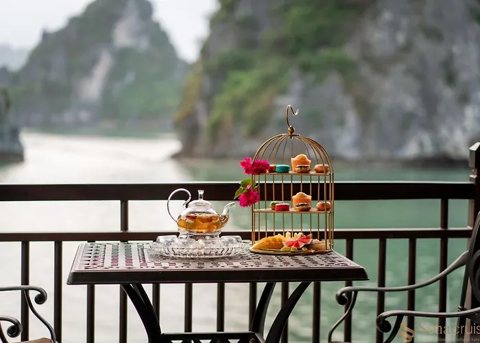 Sena Cruises - Wonder On Lan Ha Bay  Hạ Long
