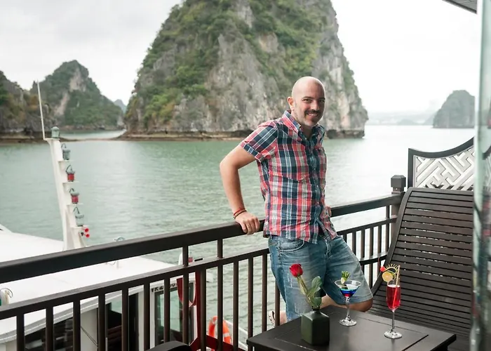 Sena Cruises - Wonder On Lan Ha Bay